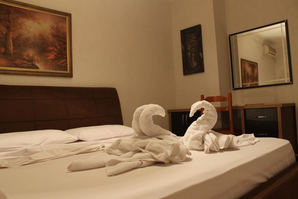 Hotel Livia ติรานา ภายนอก รูปภาพ