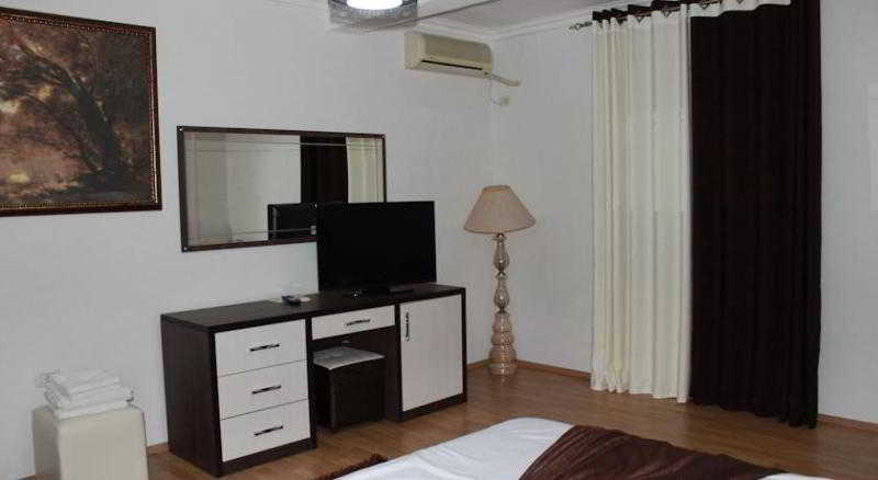 Hotel Livia ติรานา ภายนอก รูปภาพ