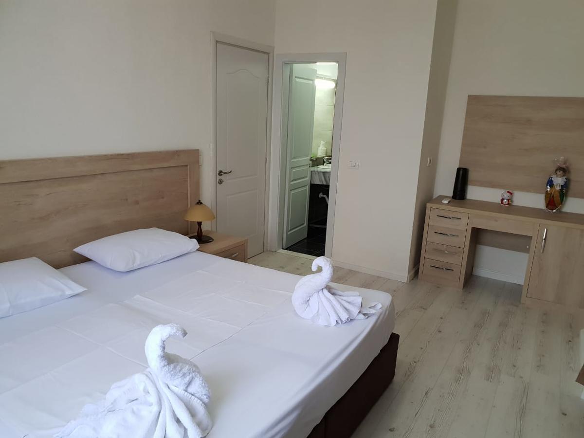Hotel Livia ติรานา ภายนอก รูปภาพ